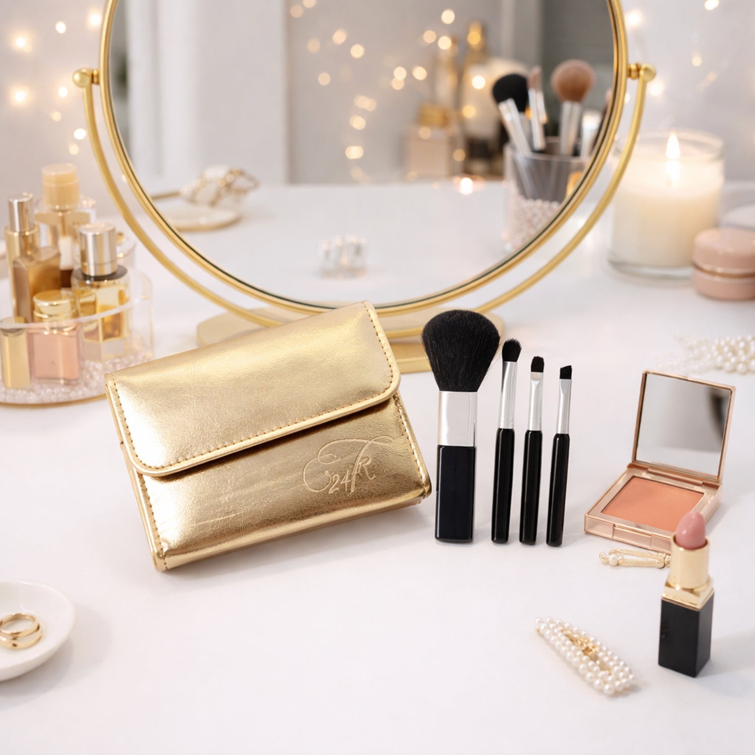 4 In 1 Professional Makeup Brush Set With Premium Storage Pouch (1 Pc)